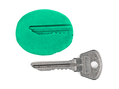 Impressioning method forunlocking a safe without a key